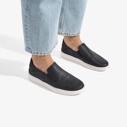 OluKai Pehuea Leather - Onyx / Onyx