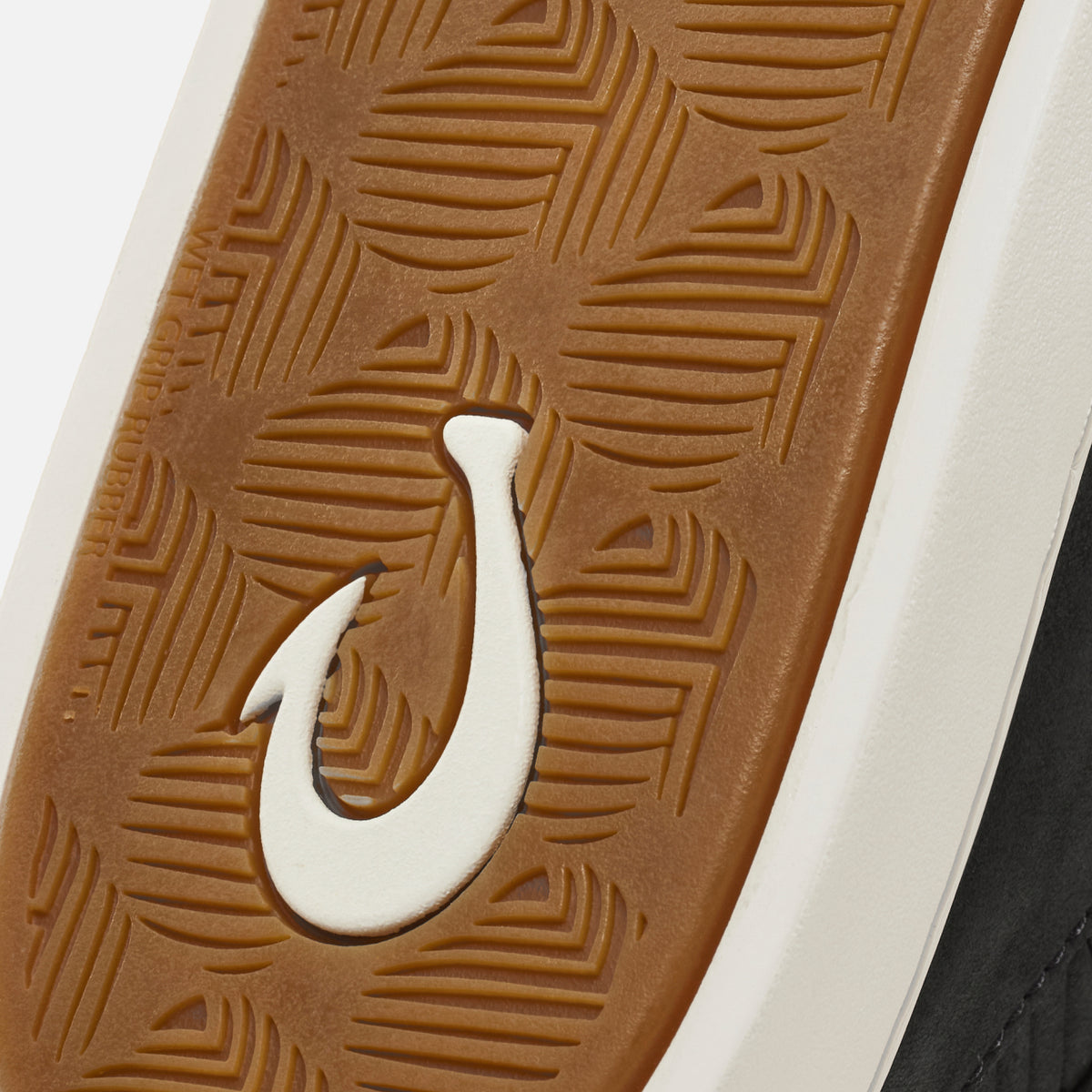 OluKai Pehuea Leather - Onyx / Onyx