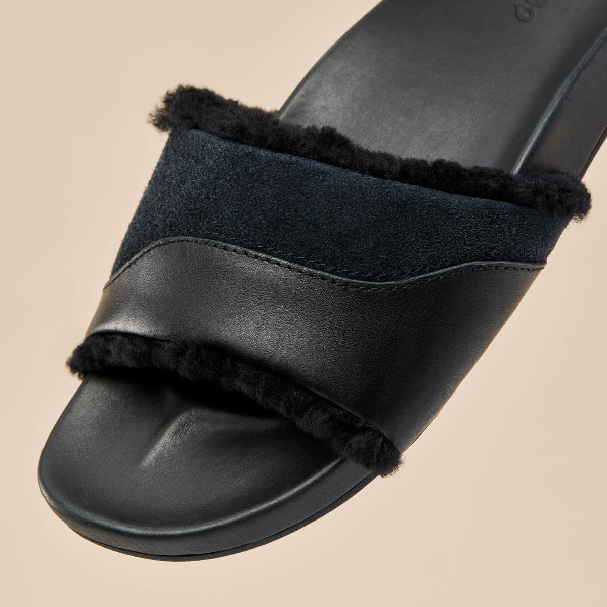 OluKai Hō‘ala Slide Women’s Slide Slipper Sandals - Black