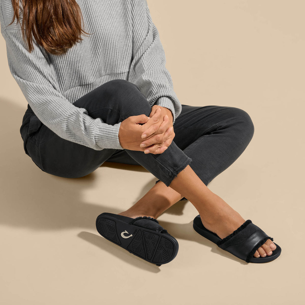 OluKai Hō‘ala Slide Women’s Slide Slipper Sandals - Black