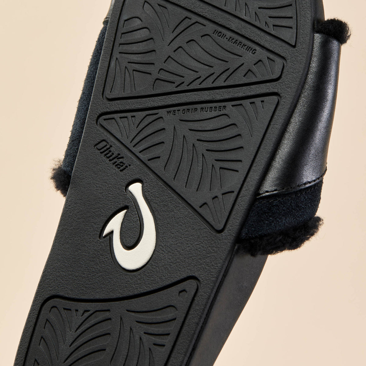 OluKai Hō‘ala Slide Women’s Slide Slipper Sandals - Black