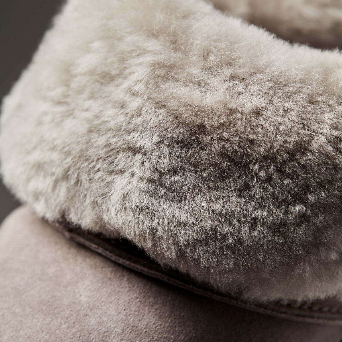 OluKai Ku‘i Women’s Fuzzy Slip-On Slippers - Fog