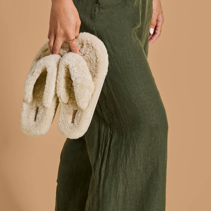 OluKai Kīpe'a Heu Women‘s Flip Flop Slippers - Tapa