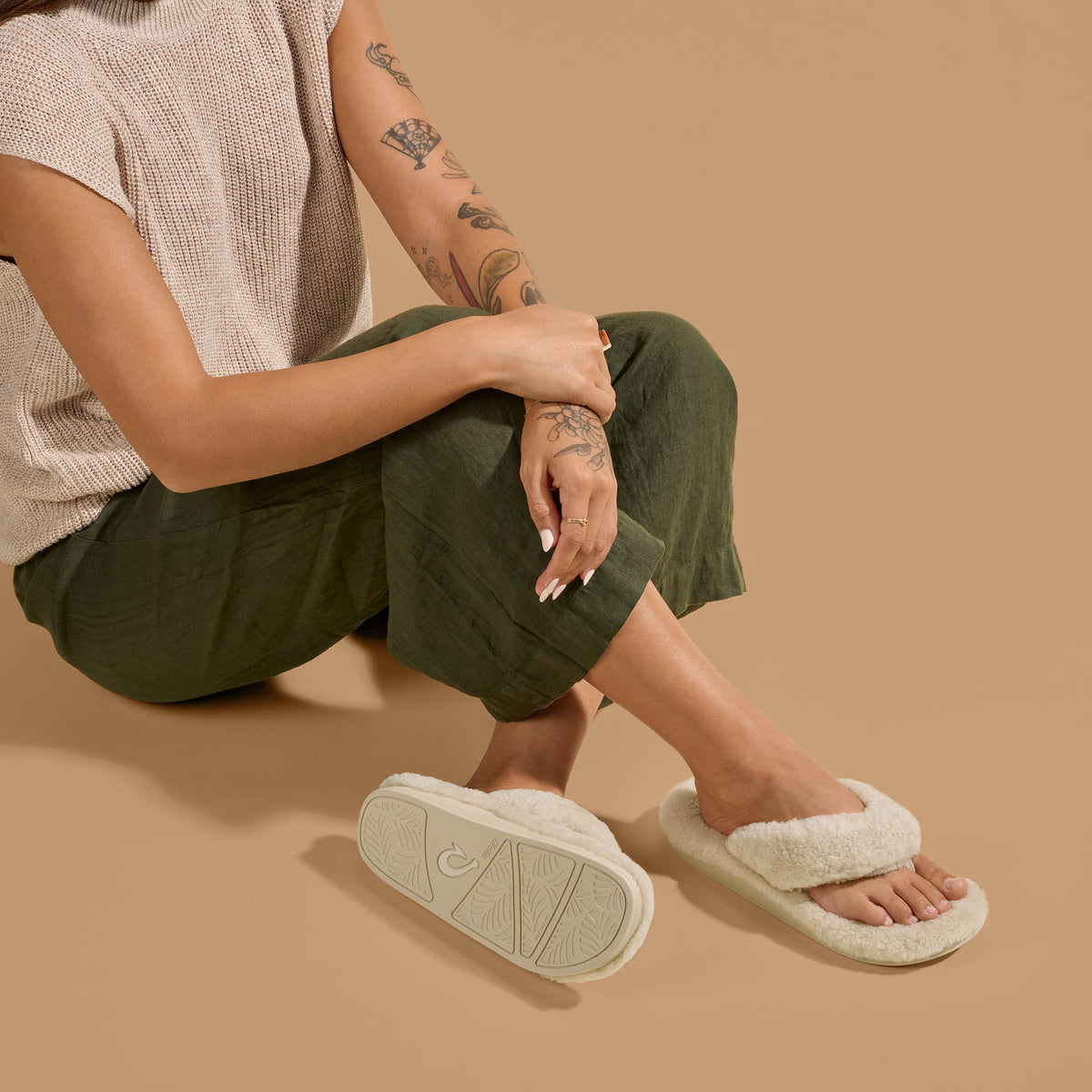 OluKai Kīpe'a Heu Women‘s Flip Flop Slippers - Tapa