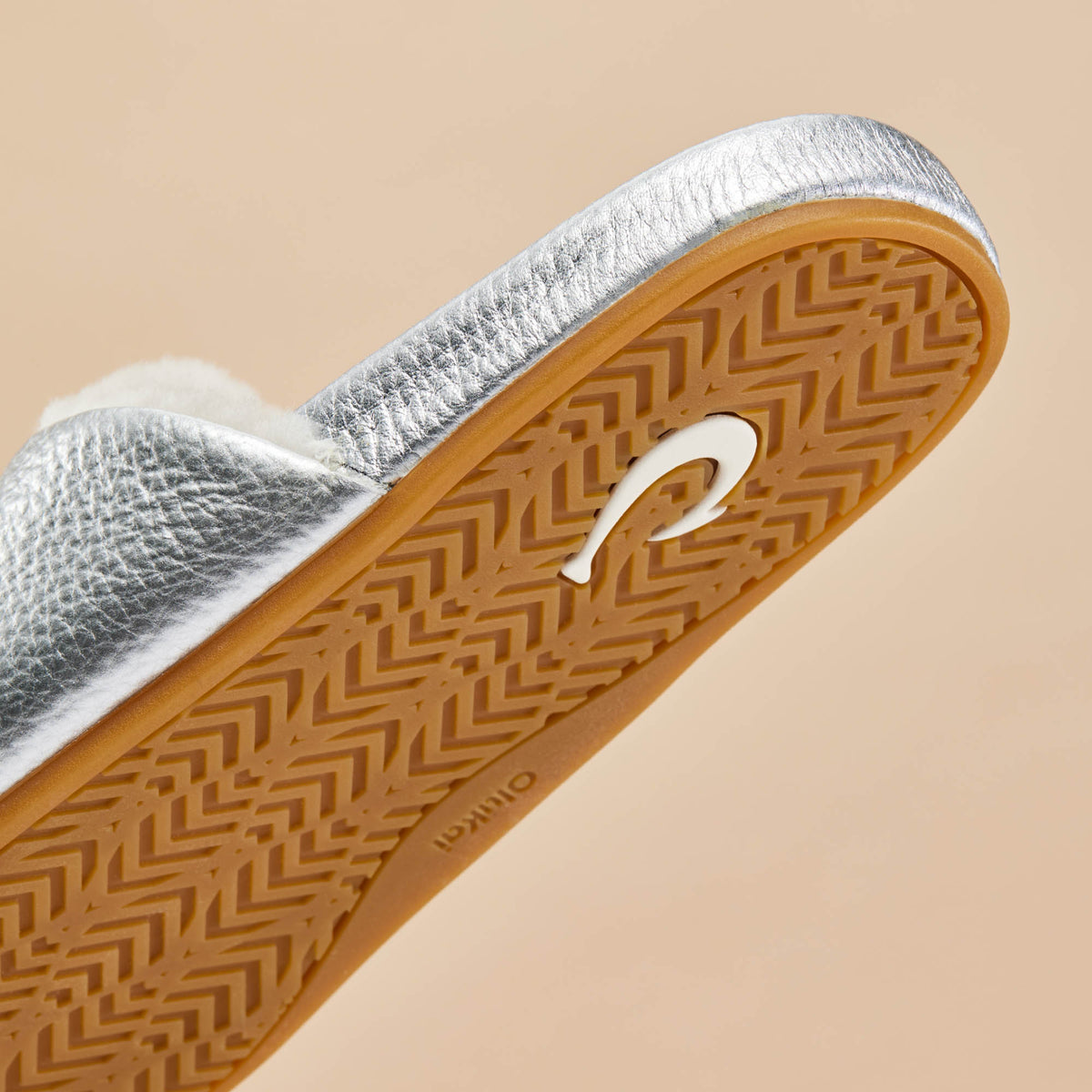 OluKai Kōnea Women’s Leather Slipper Mules - Silver