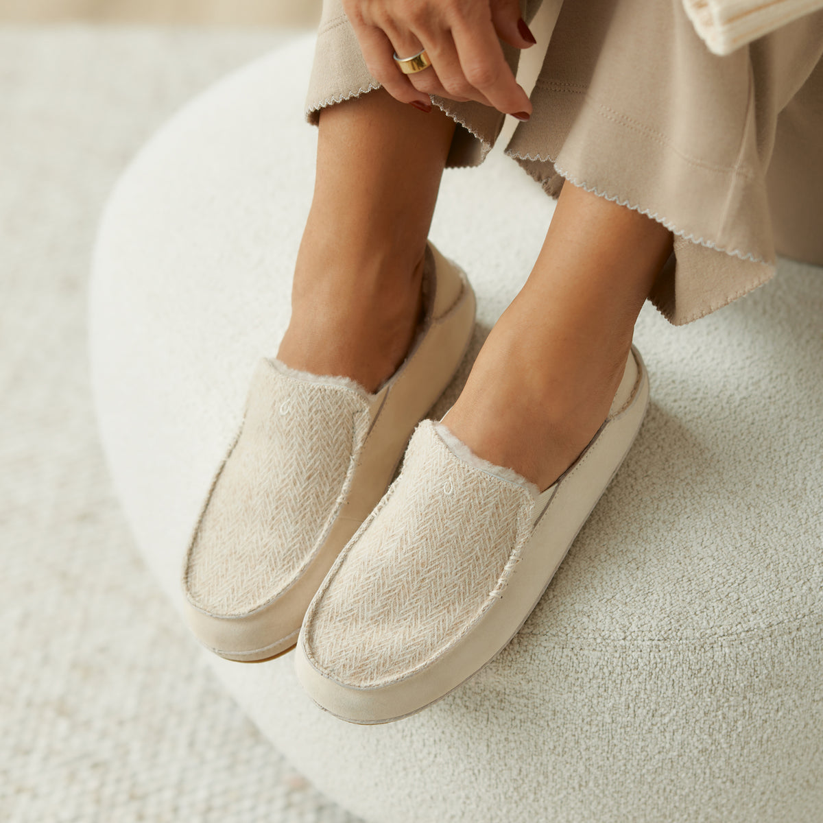 OluKai Nohea Slipper - Kapa Stripe / Puka