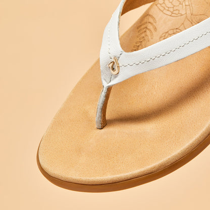 OluKai Honu Women’s Leather Sandals - Bright White / Golden Sand