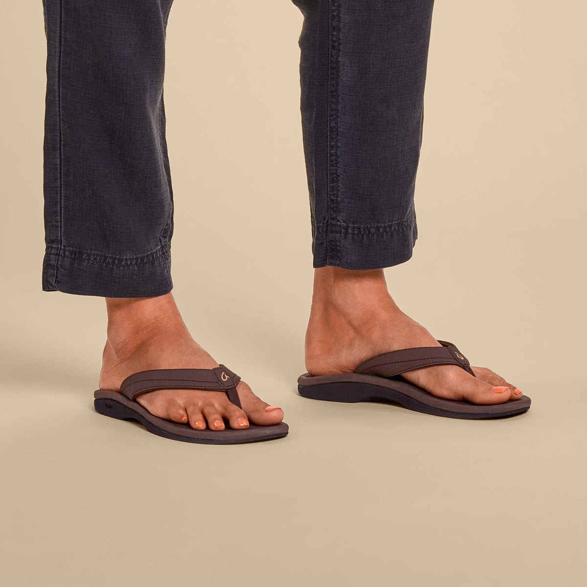 OluKai ‘Ohana Women's Best Selling Beach Sandals - Dark Java