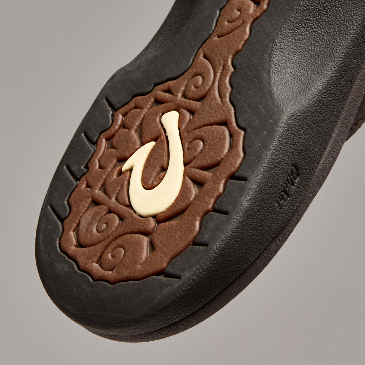 OluKai ‘Ohana Women's Best Selling Beach Sandals - Dark Java