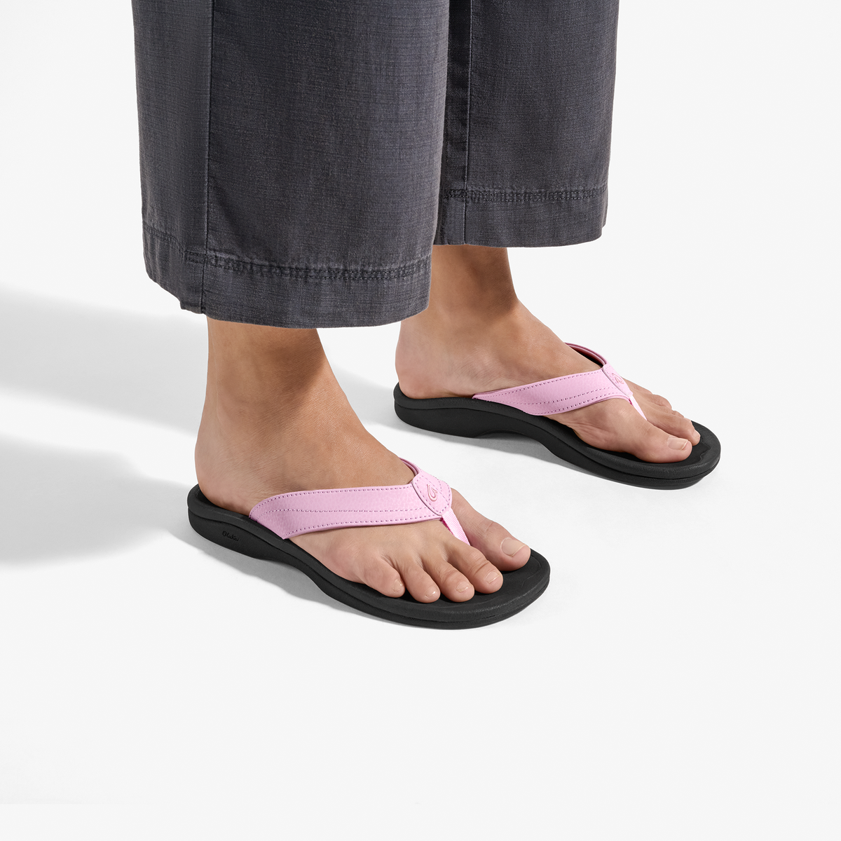 OluKai ‘Ohana Women's Beach Sandals - Paradise Pink / Lava Rock