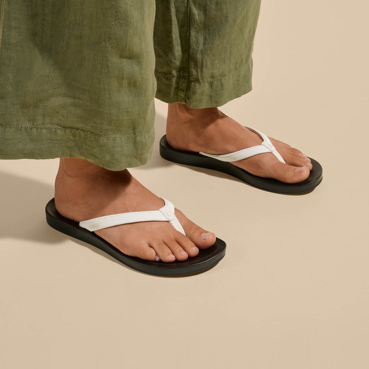 OluKai ‘Uiki Women’s Everyday Beach Sandals - Bright White / Lava Rock