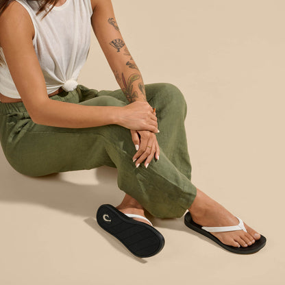 OluKai ‘Uiki Women’s Everyday Beach Sandals - Bright White / Lava Rock