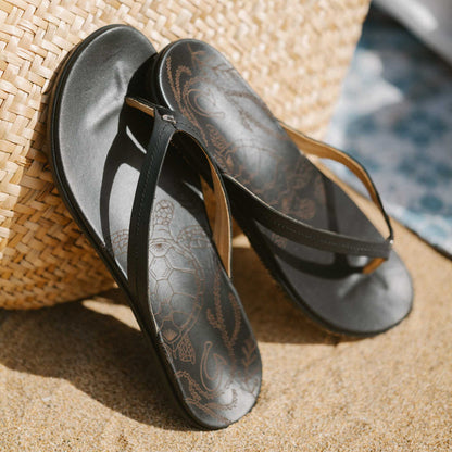 OluKai Honu Women’s Leather Beach Sandals - Black