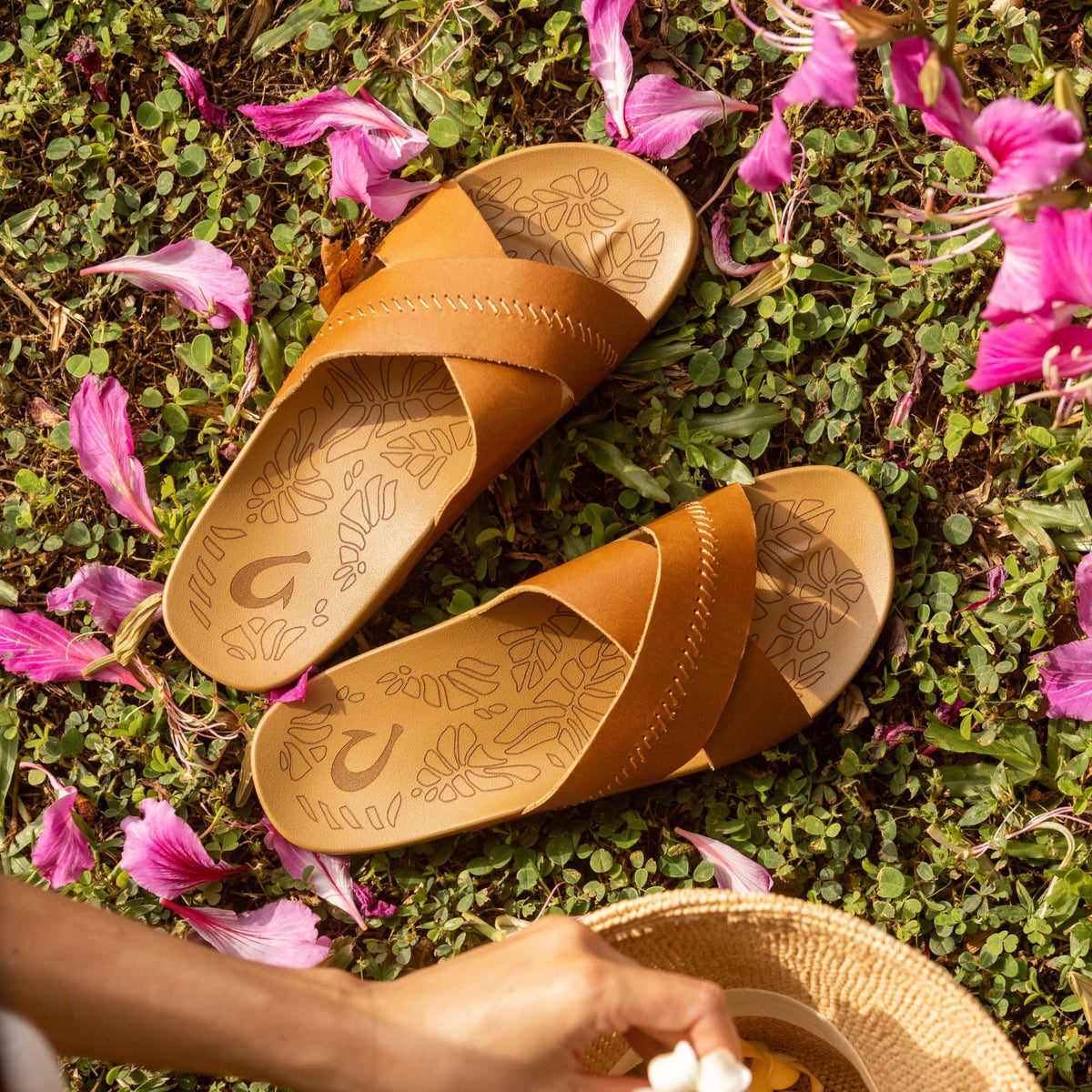OluKai Kipe‘a ‘Olu Women‘s Slide Sandals - Sahara