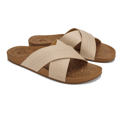 OluKai Kipe‘a ‘Olu Women‘s Slide Sandals - Puka / Tan