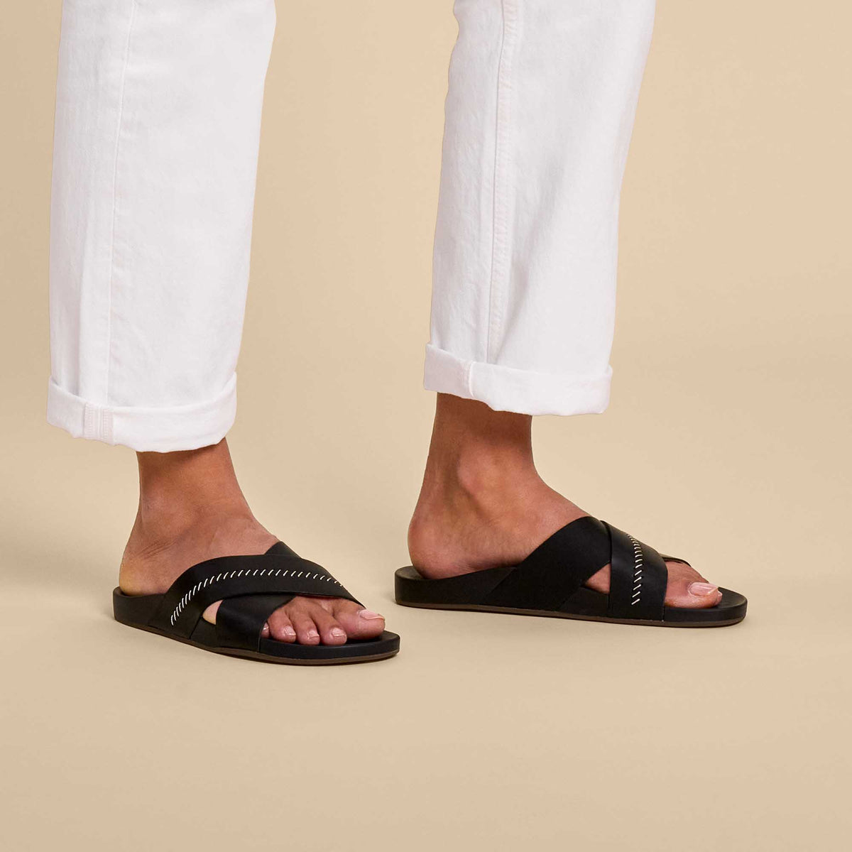 OluKai Kipe‘a ‘Olu Women‘s Slide Sandals - Black