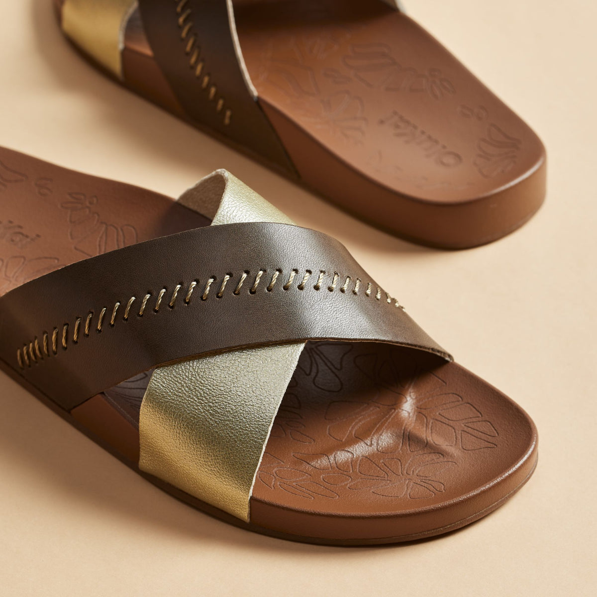 OluKai Kīpe‘a ‘Olu - Wheat Gold / Toffee