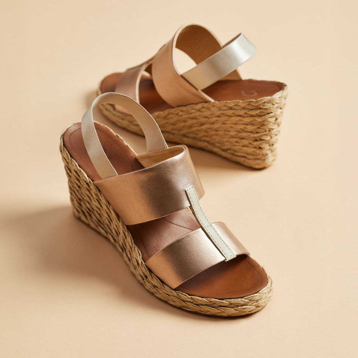 OluKai Lile Wedge - Copper / Tan