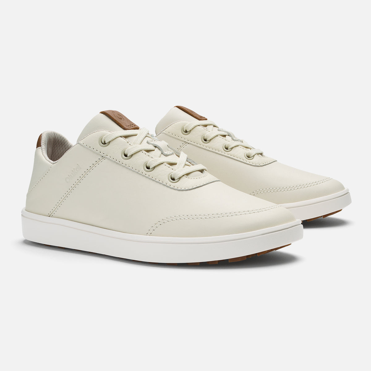 OluKai Puakea - White Sand / Tan